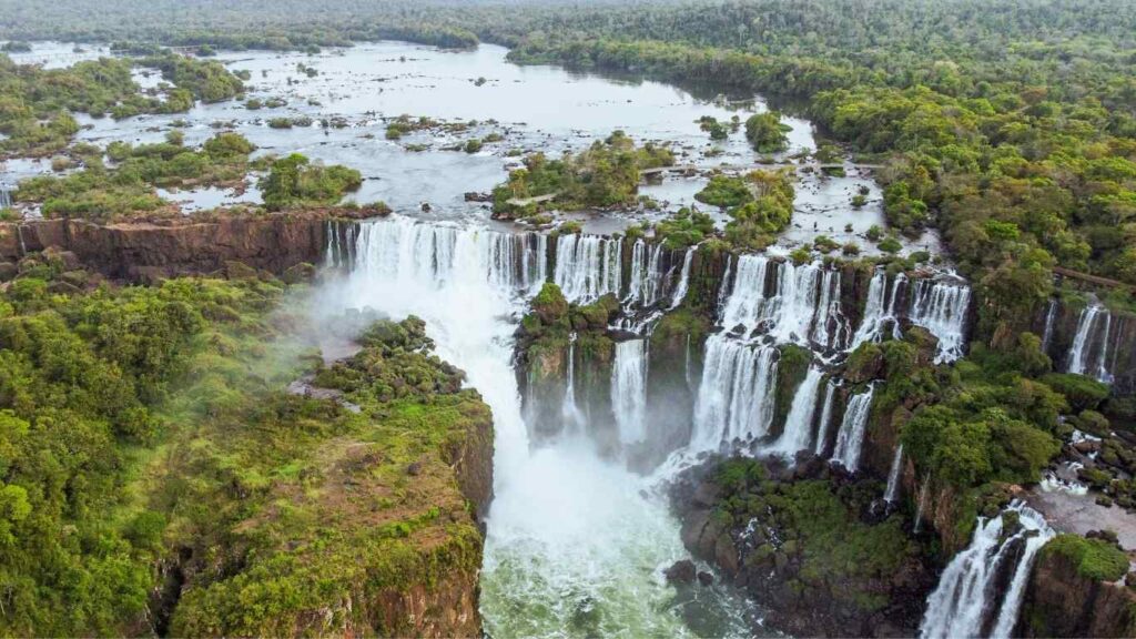 what to do in iguazu falls